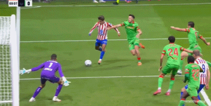 关于尤文图斯训练开放日；赛后更衣室发声引欢呼；西甲在即；临场指挥获称赞的信息