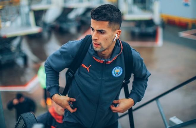 关于尤文图斯训练开放日；赛后更衣室发声引欢呼；西甲在即；临场指挥获称赞的信息