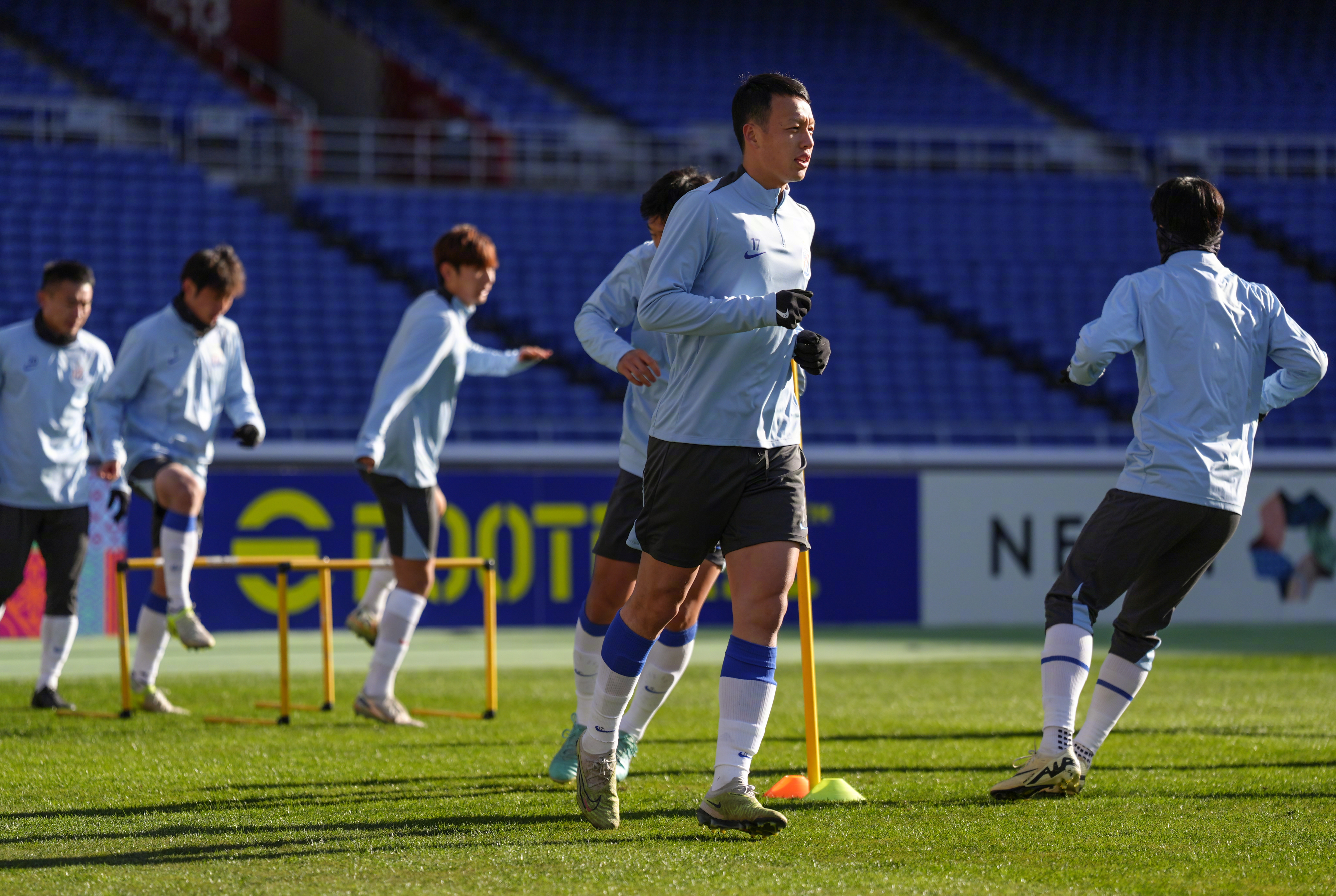 包含窗口期足总杯传出新动向，马赛回应争议，管理层表态——态度坚定，年轻球员得到机会的词条